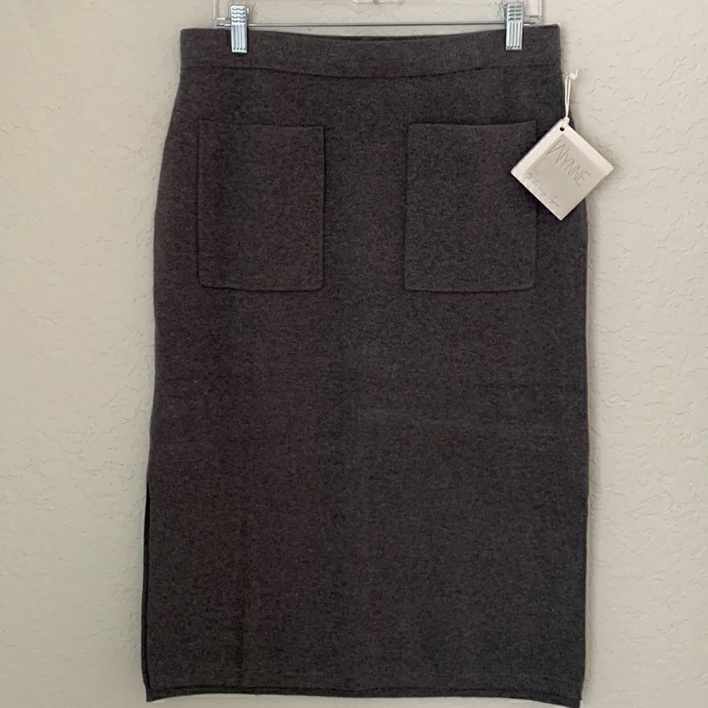 NWT Wynne Lyers Gray Skirt Size L